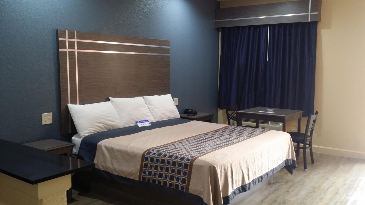 Americas Best Value Inn & Suites Northeast Houston Exterior foto